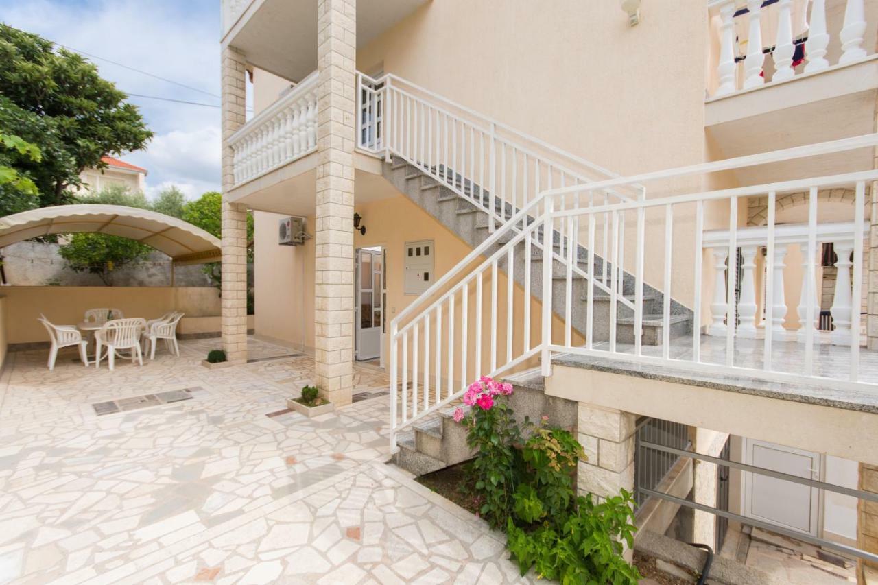 Apartment Villa Nella Bella Trogir Exterior photo