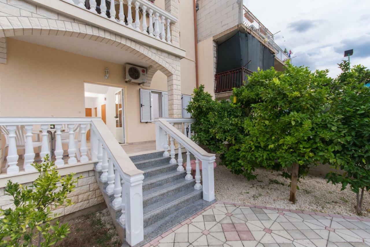 Apartment Villa Nella Bella Trogir Exterior photo